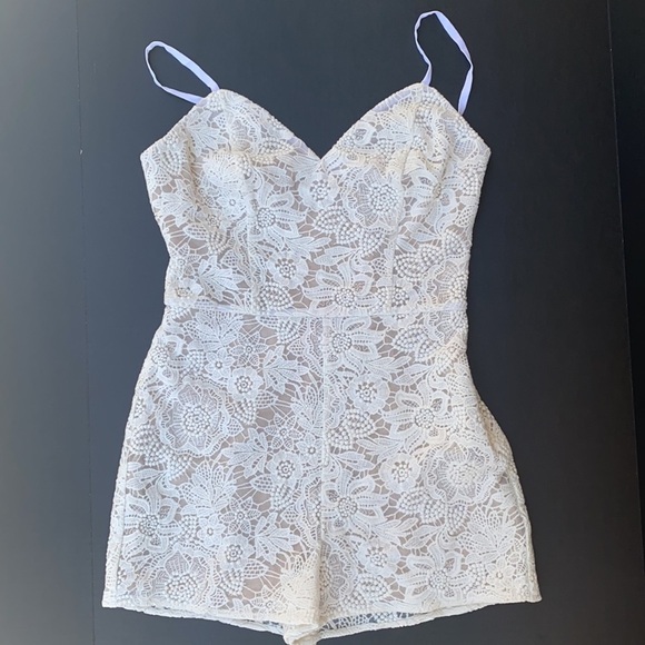 New GUESS by Marciano Women's Myrta Romper SZ 6 - Picture 3 of 6